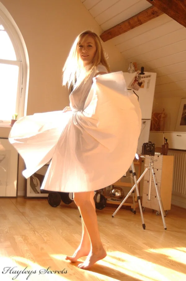 British amateur Hayley Marie Coppin set her great tits free of a summer dress  - MILF, Natural Tits, Upskirt, Clothed, Beautiful, British, Amateur, Big Tits, Skirt, Ass  - Photo 4