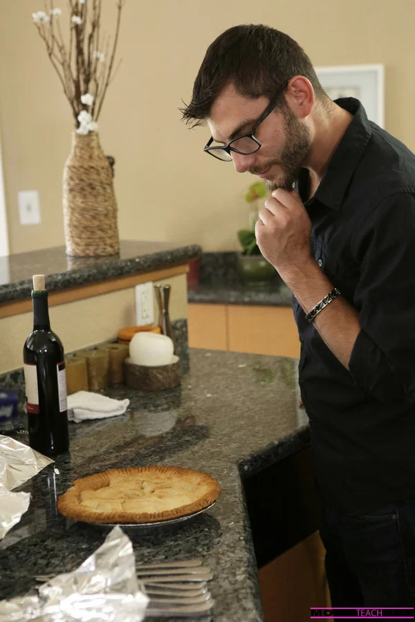 Sexy mom India Summer joins stepdaughter in hot dinner table threesome  - Cum In Pussy, Creampie, Cowgirl, Natural Tits, Blonde, MILF, Blowjob, Glasses, Tiny Tits, Spreading  - Photo 3