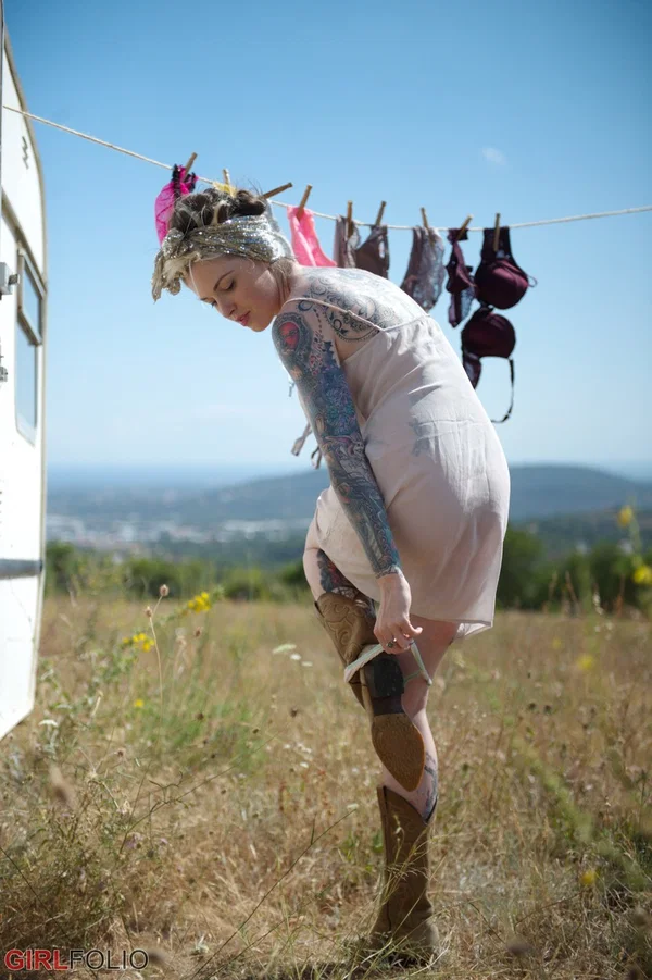 Tattooed girl Anna Quinn slips off sheer nightie with her underwear on a line  - Tattoo, Outdoor, Boots, Clothed, Babe, Big Tits, British, Skirt, Ass, Glamour  - Photo 3