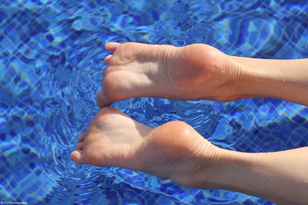 Viv Thomas Bianca Golden, Blue Angel  - Feet, MILF, High Heels, Pool, Wet, White, Legs, Spreading  - Photo 3
