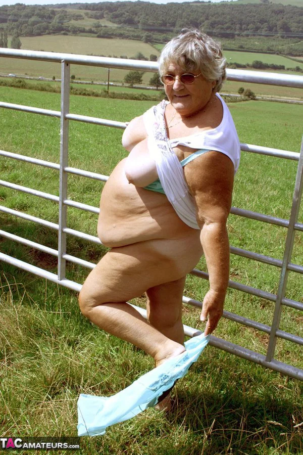 Old British woman Grandma Libby exposes herself next to a field of cattle  - Granny, BBW, Big Tits, Saggy Tits, Outdoor, Glasses, Amateur, European, Chubby, Curvy  - Photo 8