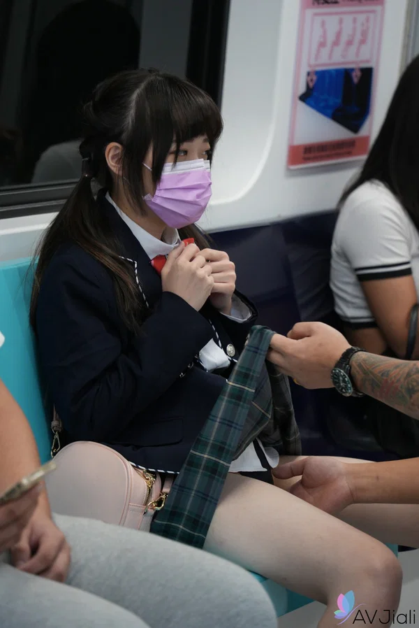 Asian schoolgirl Yuli has doggystyle sex with a senior on the train  - Chinese, Schoolgirl, Public, Asian, Small Cock, Short Hair, Blowjob, Outdoor, Non Nude  - Photo 10