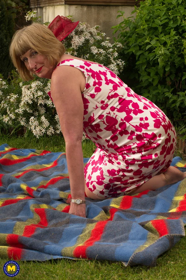 British lady Rosemary strips in the back yard and toys her bald mature pussy  - Mature, BBW, Chubby, Thick, Saggy Tits, Curvy, Short Hair, Outdoor, Close Up, Dress  - Photo 11