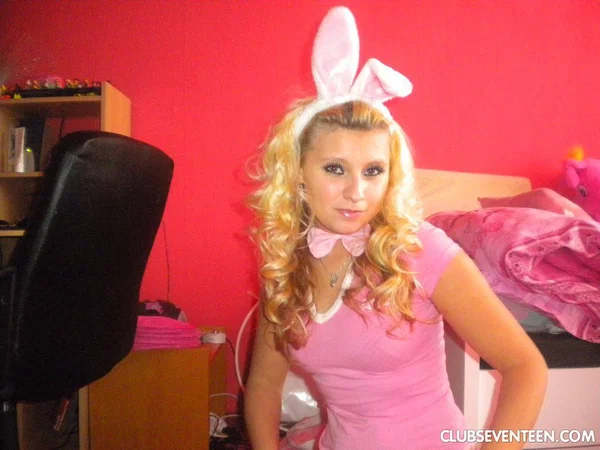 Club Seventeen featuring Tereza F Hot Pictures  - Reality, Outdoor, Teen, Public, Cute, Sexy, Amateur, Babe, Beautiful, Solo  - Photo 16