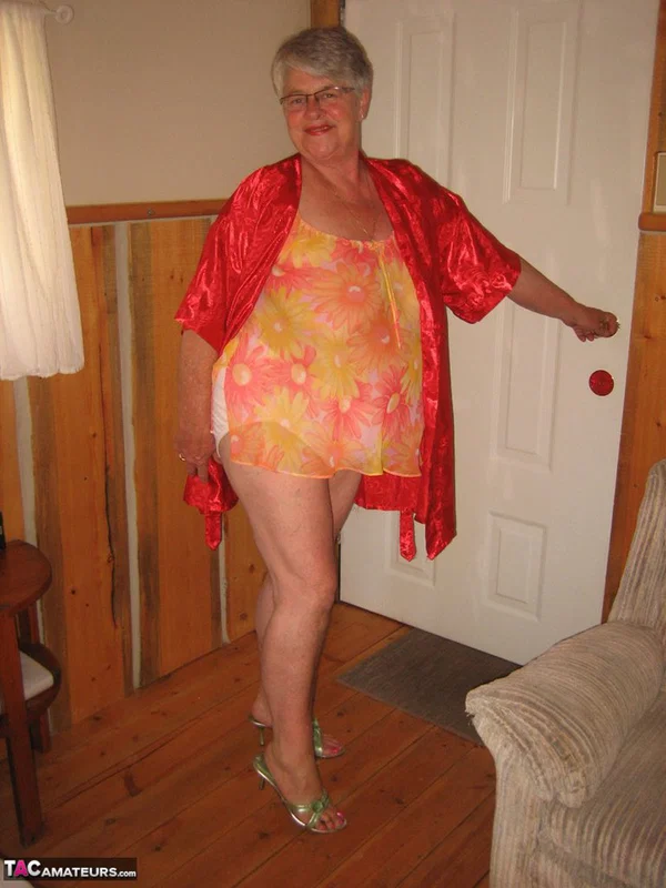Obese granny Girdle Goddess wakes up from a nap and precedes to strip naked  - Granny, SSBBW, BBW, Amateur, Skirt, Chubby, European, Thick, Curvy, Glasses  - Photo 4