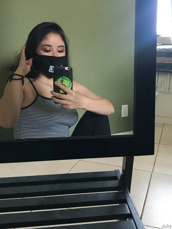 Sexy brunette shows off her beautiful big boobs in hot quarantine self shots  - Colombian, Selfie, Amateur, Solo, Reality, Beautiful, Sexy, Big Tits, Non Nude, Lingerie  - Photo 1