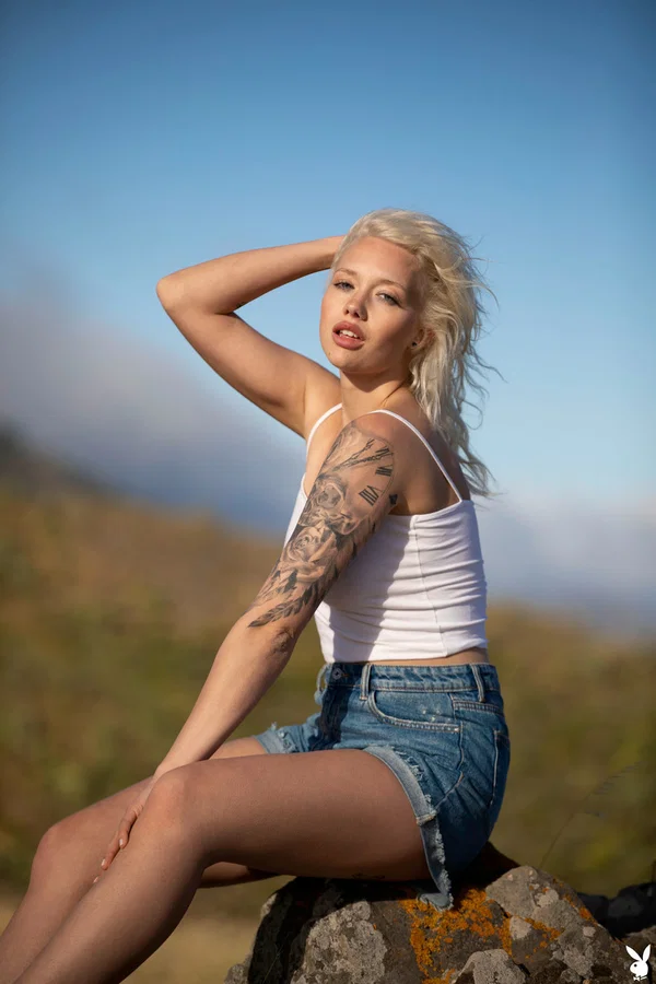 Sexy babe Lisa Modpali shows her tits & her big ass outdoors while fully naked  - Centerfold, Perfect, Babe, Beautiful, Solo, Glamour, Model  - Photo 5