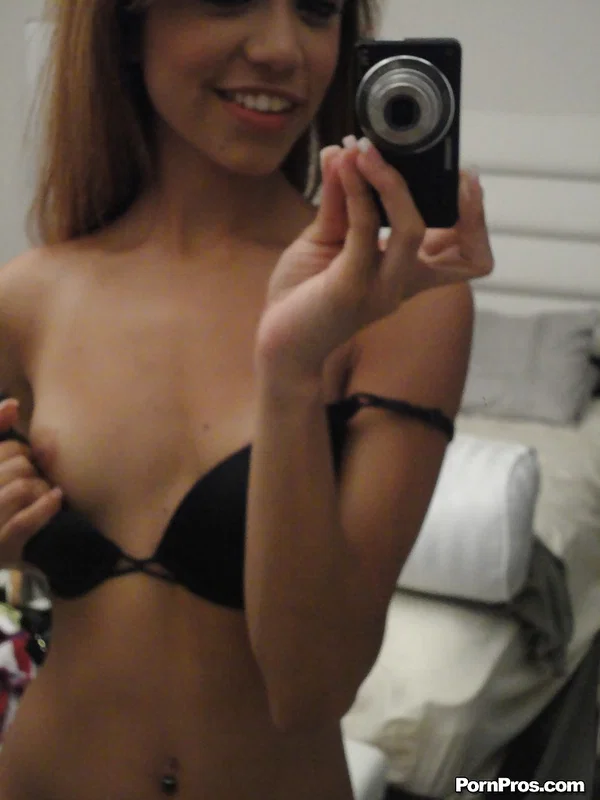 Amateur teen Veronica Rodriguez takes hot pics of her spread cunt  - Amateur, Latina, Teen, Babe, Shorts, Tiny Tits, Ass, Lingerie, Spreading, Beautiful  - Photo 7