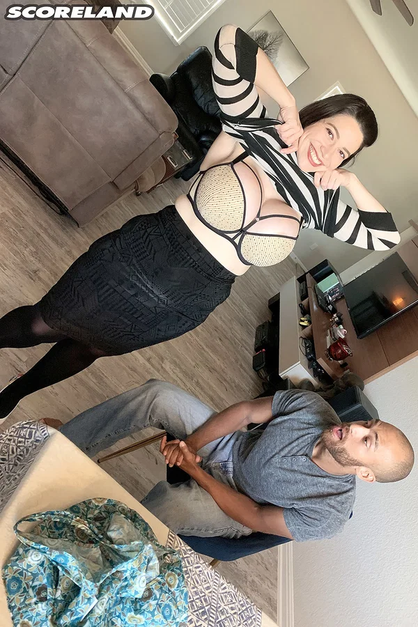 Brooklyn Springvalley frees huge tits from a sweater before sex on a sofa  - PAWG, Reality, Ass, Amateur, MILF, Clothed, Big Tits, Pale, Lingerie, Short Hair  - Photo 6