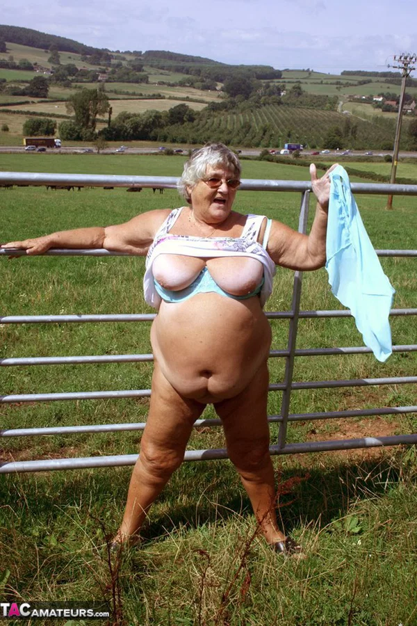 Old British woman Grandma Libby exposes herself next to a field of cattle  - Granny, BBW, Big Tits, Saggy Tits, Outdoor, Glasses, Amateur, European, Chubby, Curvy  - Photo 9