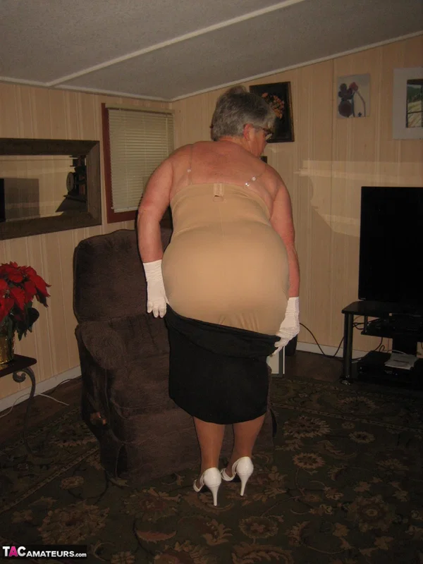 Old oma Girdle Goddess flaunts her saggy breasts wearing tan pantyhose  - Granny, BBW, Glasses, High Heels, Chubby, Skirt, Curvy, Amateur, Short Hair, Legs  - Photo 11