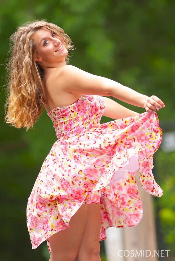 Chubby beauty Roxie lifts her summer dress to flash naked upskirt outdoors  - Clothed, Outdoor, Skirt, Nipples, Upskirt, Big Tits, Beautiful, Ass, Babe, Solo  - Photo 11