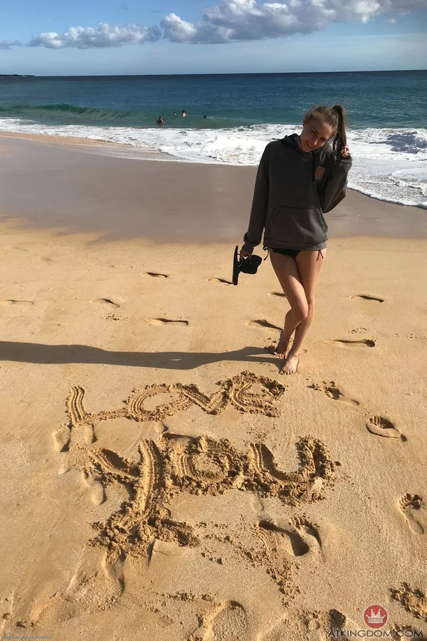 Skinny American girlfriend Kyler Quinn poses nude & masturbates in public  - Public, Girlfriend, Amateur, Beach, Petite, Feet, Teen, Step Sister, Outdoor, Pussy  - Photo 13