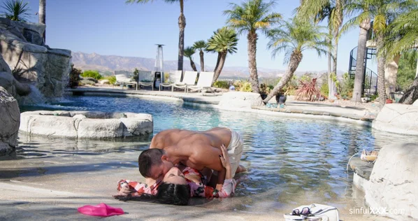 Glamorous brunette Scarlett Alexis gets fucked by a handsome pool guy  - Pornstar, Brunette, Skinny  - Photo 11