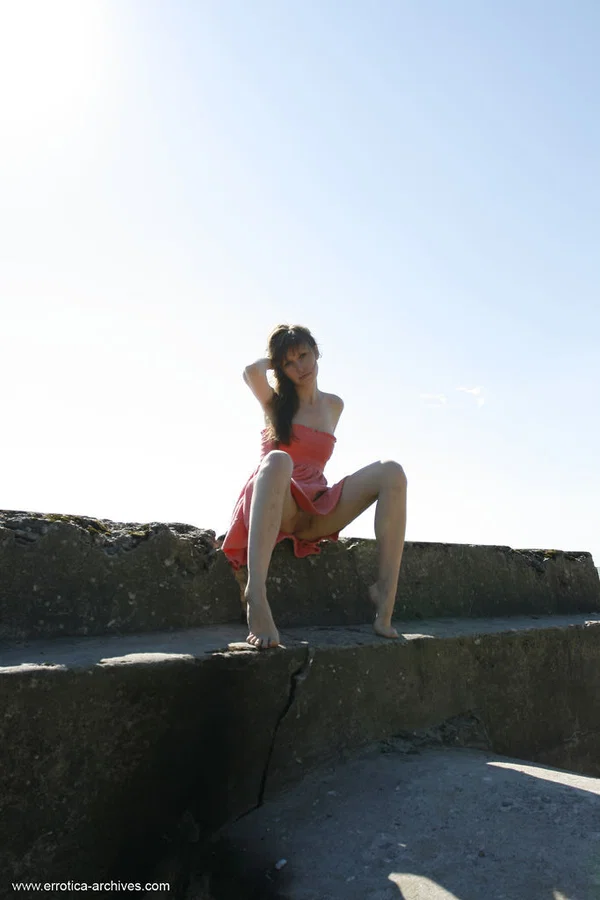 Skinny teen flashes her skinny body in a pink dress on an ocean beach  - Beach, Face, Tiny Tits, Upskirt, Ass, Teen, Skirt, Outdoor, Spreading, Skinny  - Photo 3