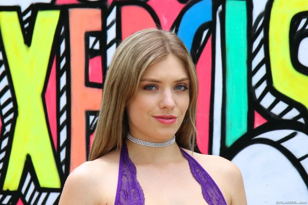 Adorable blondie in a purple outfit Giselle Palmer showing her curves  - Teen, Cute, Pornstar, Blonde, Brunette, Non Nude  - Photo 3
