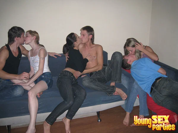 A group of teen couples swap partners during drunk group sex  - Orgy, Party, Redhead, Teen, Jeans, Kissing, Clothed, Reality, Handjob, Skinny  - Photo 7