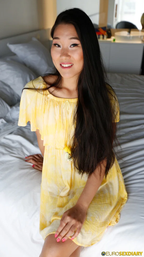 Sexy Asian babe Fang lifts up her yellow dress and takes a dick in a POV show  - Asian, Amateur, Sexy, European  - Photo 4