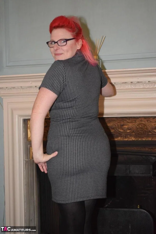 Middle-aged amateur Mollie Foxxx exposes herself in crotchless pantyhose  - Mature, Chubby, Curvy, Glasses, Pantyhose, BBW, Thick, Amateur, Redhead, Clothed  - Photo 15