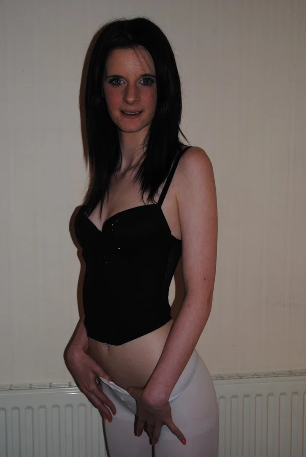 Skinny brunette Kim P peels off her leggings to show off her small ass  - Amateur, British, White, Pantyhose, Solo, Ass, Panties, Beautiful, Babe, Pussy  - Photo 2