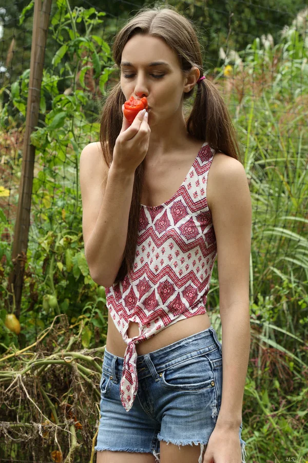 Sexy babe Tali Dova toys her shaved pussy with a veggie outdoors  - Farm, Outdoor, Amateur, Masturbation, Teen, Petite, Shaved, Beautiful, Shorts, Pussy  - Photo 1