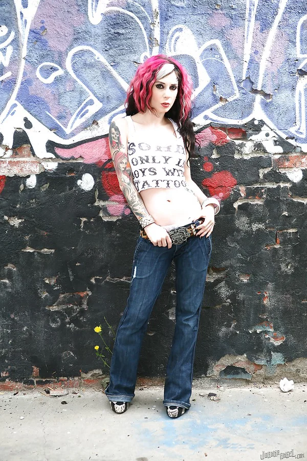 Rock-style amateur milf Joanna Angel with tattoos and hot hairstyle  - Tattoo, MILF, Amateur, Jeans, Redhead, Clothed, Arab, Ass, Big Tits, Natural Tits  - Photo 1