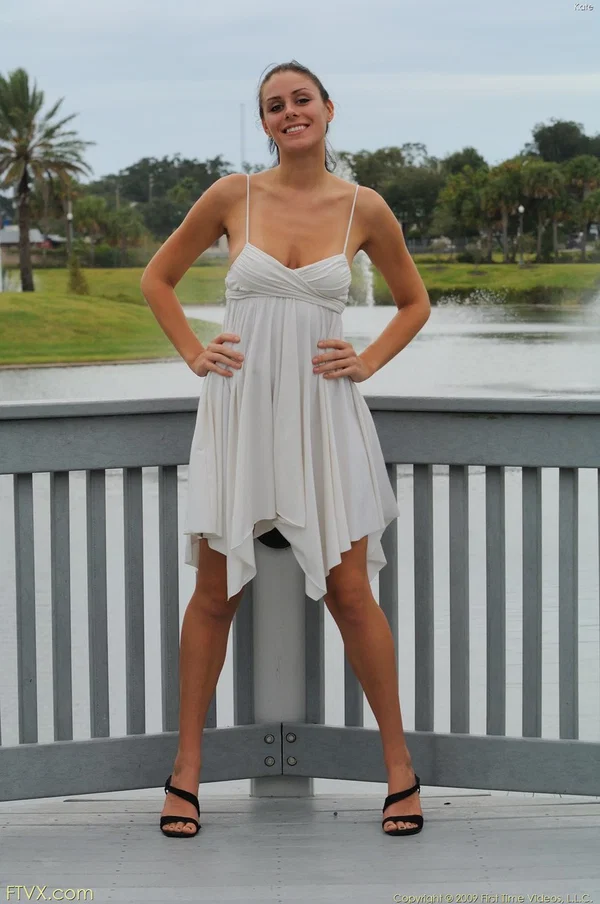 Glamour babe Kate does upskirting and flashes her cute camel toe in public  - Threesome, Tall, Upskirt, Outdoor, Clothed, Skirt, Pretty, Sexy, Perfect, High Heels  - Photo 2