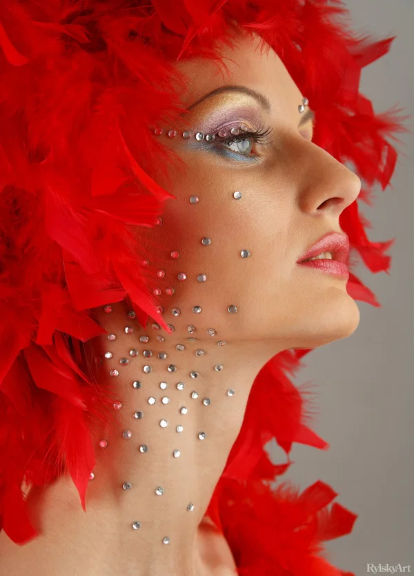 Naked girls model together before one dons a feathered headpiece  - Lesbian, Face, Redhead, Feet, Tiny Tits, Non Nude, Short Hair, Pussy, Spreading  - Photo 18
