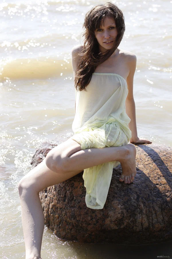 Erotic Beauty performed by Lilli Naked Images  - Beach, Outdoor, Mature, Teen, Cute, Spreading, Glamour, Feet, Pussy, Babe  - Photo 5