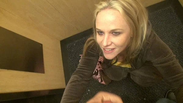 PAWG Dee Siren engages in oral and vaginal sex while in an elevator  - Public, BBW, MILF, Amateur, Mature, Curvy, Reality, Hardcore, Chubby, Deepthroat  - Photo 16