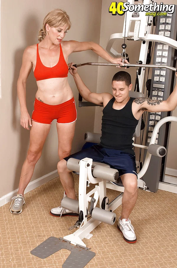 Mature sport instructor mom Liz Summers goes horny for fucking in the gym  - Sports, Mature, Shorts, Ass Fucking, Reality, Spreading, Hardcore, Big Tits, Shaved, Blowjob  - Photo 2