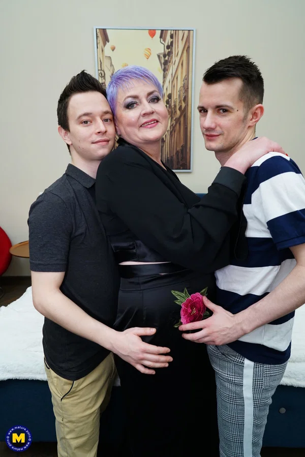 Older plumper sports short dyed hair during a DP with much younger men  - BBW, Threesome, Groupsex, Mature, Blowjob, Saggy Tits, Chubby, Double Penetration, Amateur, Big Tits  - Photo 2