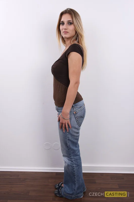 Hot blonde girl stands naked after removing her jeans and underwear  - Amateur, Czech, Casting, Ass, Close Up, Face, Big Tits, Jeans, Blonde, Hairy  - Photo 3