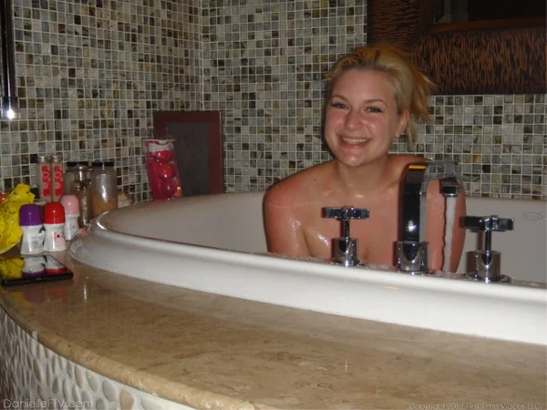 Thick blonde Danielle bares her big ass and trimmed twat in candid action  - Amateur, Big Tits, Outdoor, Lingerie, Feet, Wet, Clothed, Shower, Close Up, Bath  - Photo 15