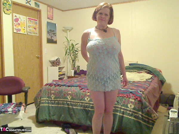 Fat mature mom Misha bares saggy boobs to fist her hot pussy on the bed  - Mature, BBW, Amateur, Curvy, Thick, Chubby, Panties, Saggy Tits, Nipples, Big Tits  - Photo 8