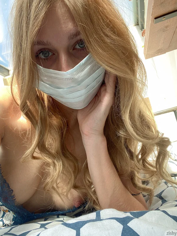 Amateur Katherine Prerija teases with her fine ass & titties during quarantine  - Amateur, Beautiful, Babe, Solo, Non Nude  - Photo 1