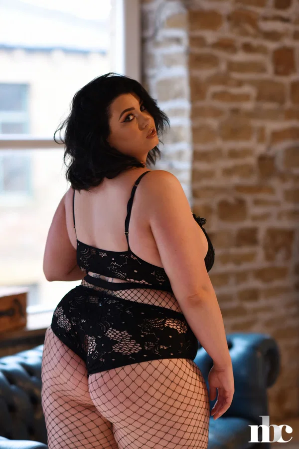 Fat model Kiki strips her bra, shows her boobs and poses in her fishnet tights  - BBW, Curvy, Thick, Chubby, Pantyhose, Big Tits, Non Nude, Beautiful, Ass, PAWG  - Photo 9