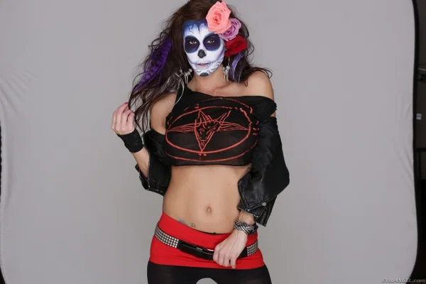 Painted MILF slut Gia DiMarco teases with sexy underboob in hot rocker outfit  - MILF, Pornstar, Brunette, Skinny, Babe, Beautiful, Solo, Non Nude  - Photo 11