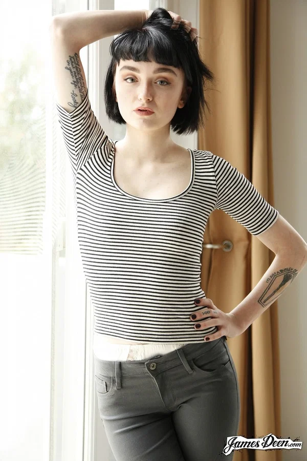 Teen hipster with sweet little boobs Matilda Bow reveals her bush pussy  - Short Hair, Petite, Skinny, Jeans, Pale, Tiny Tits, Tattoo, Natural Tits, Pornstar, Pussy  - Photo 2