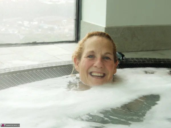 Amateur chick Molly MILF exposes her tits and twat while immersed in bathwater  - Underwater, Mature, Pool, Amateur, Bikini, Wet, MILF, Blonde, Spreading, British  - Photo 19