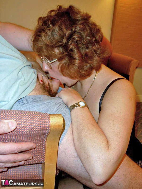 UK amateur Curvy Claire wears her glasses during oral sex with a man  - Small Cock, BBW, Pussy Licking, Mature, Glasses, Chubby, MILF, Thick, Curvy, Big Tits  - Photo 5