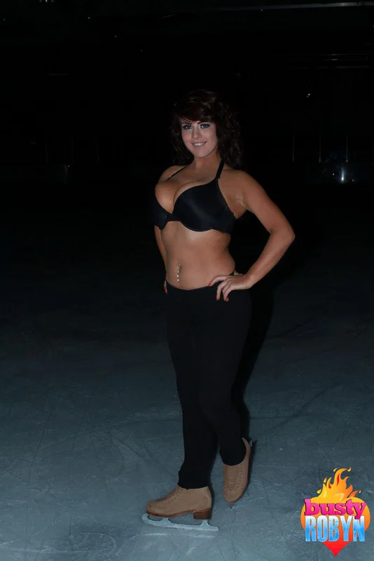 British figure skater Robyn Alexandra unleashes her knockers in pantyhose  - Pantyhose, Lingerie, Amateur, Big Tits, Panties, Natural Tits, British, Skirt, Brunette, Ass  - Photo 1