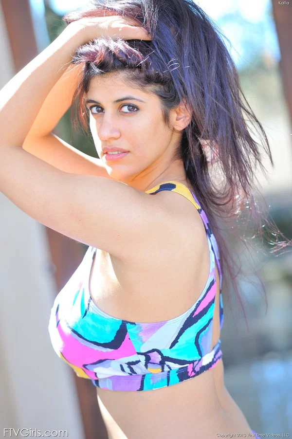 Curvy amateur babe Kalila plays with her juicy tits and toys her moist pussy  - Amateur, Big Tits, Masturbation, Sexy, Shorts, Outdoor, Pussy, Brunette, Dildo, Babe  - Photo 11