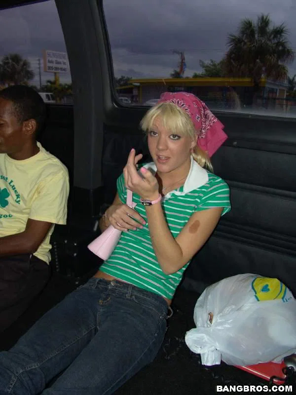 Blonde teen Daisy Dean gets picked up and fucked by a black stranger  - Smoking, Mom, Interracial, Amateur, Teen, Skinny, Sexy, Cute, Hardcore, Outdoor  - Photo 4