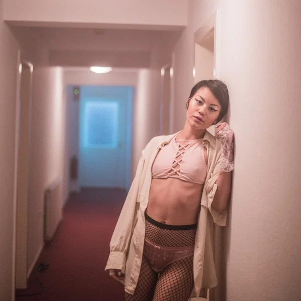 Else Cinema Bishop Black, Poppy Cox, Sadie Lune, Dante Dionys, Montiel, Yumie Vo  - Erotic, European  - Photo 7