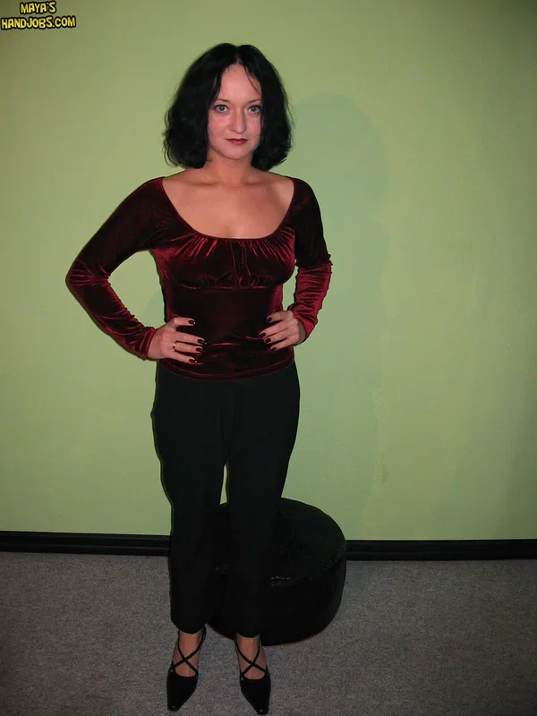 Mayas Handjobs Official starring Mayas Handjobs Naked XXX  - MILF, Short Hair, Spreading, Brunette, Non Nude  - Photo 4