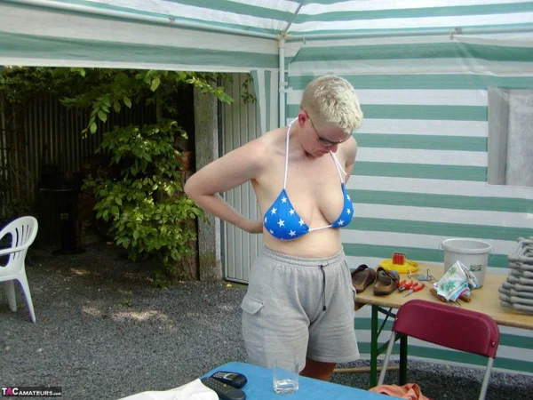 Mature woman Tiffany Pearl soaks herself with a hose while taking off a bikini  - Mature, Thick, Amateur, Bikini, Short Hair, Saggy Tits, BBW, Curvy, Chubby, Outdoor  - Photo 5