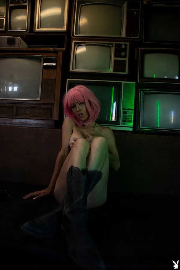 Pink haired babe with big tits Noel Leon undresses and poses in front of TVs  - Mom, Centerfold, Glamour, Beautiful, Model, Short Hair, Pussy, Big Tits, Babe, Spreading  - Photo 19