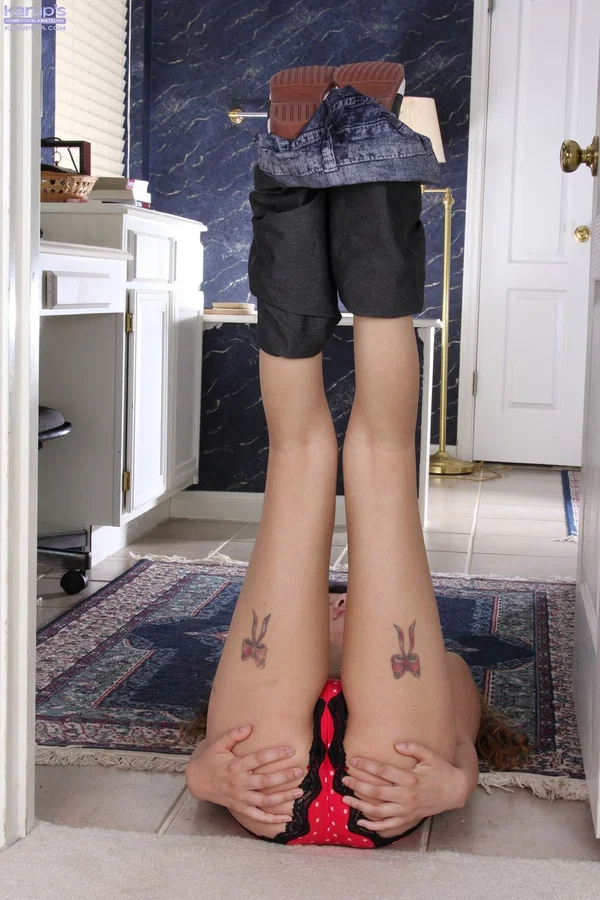 Adorable teen Lucy James shows her holes with her legs up in the air  - Latina, Amateur, Teen, Jeans, Legs, Solo, Cute, Babe, Brunette, Pussy  - Photo 12