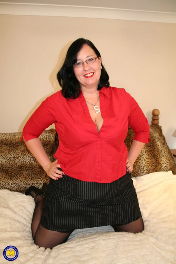 Geeky mature BBW Storm toying her fat pussy in her nylon stockings  - BBW, Mature, Chubby, Thick, Glasses, Curvy, European, Pussy, Brunette, Amateur  - Photo 1